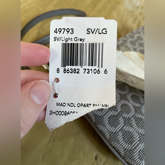 Coach wristlet - Picture 3 of 7